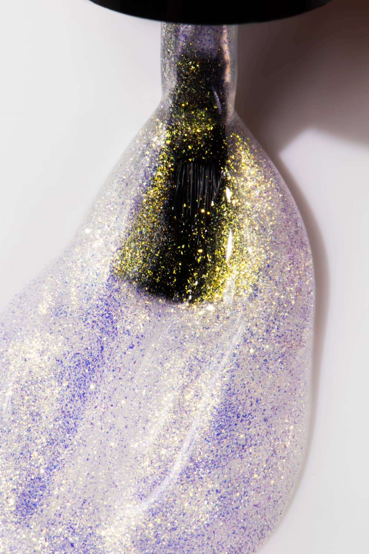 Golden Nail Sheen - Image 6